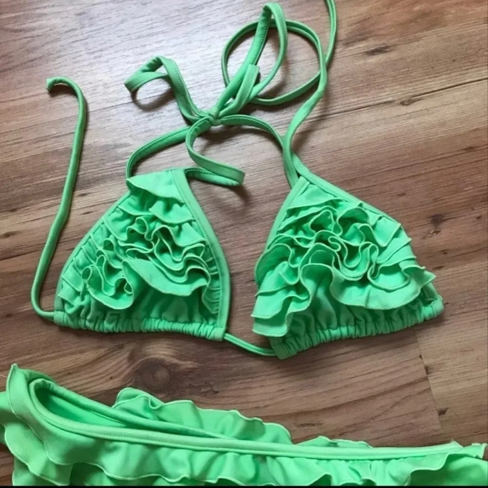 European design bikini Women's Lime green, ruffled accent size large - Picture 2 of 4